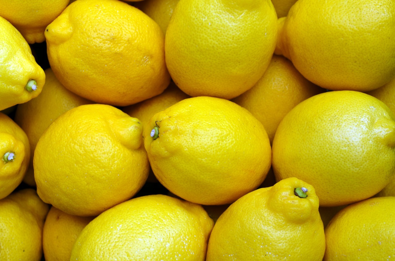 Zitronen gegen fettige Haare